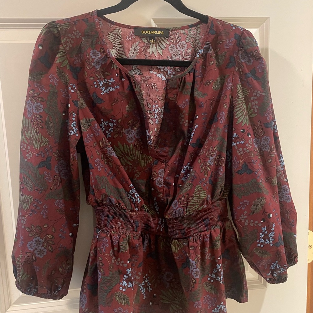 Sugarlips Women's Burgundy Floral Blouse